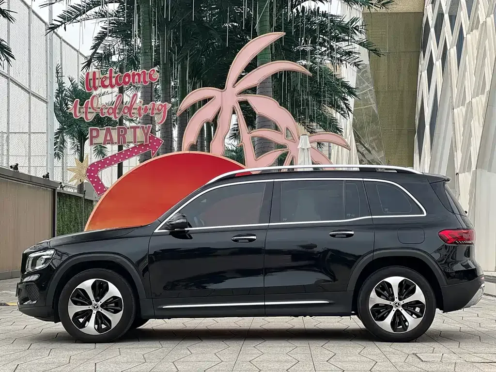 Mercedes-Benz GLB — фото 10