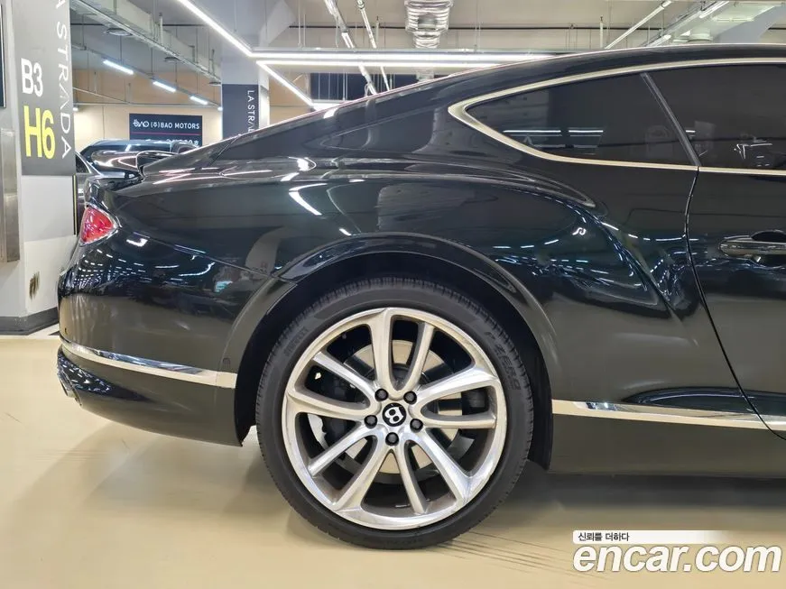 Bentley Continental 2023 из KR, фото 4