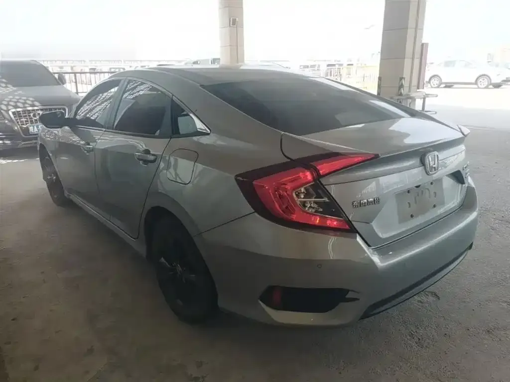 Honda Civic — фото 4