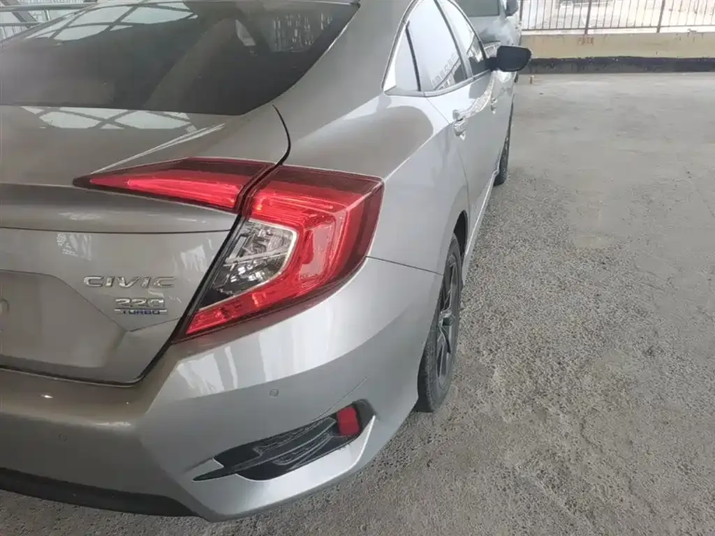 Honda Civic — фото 8
