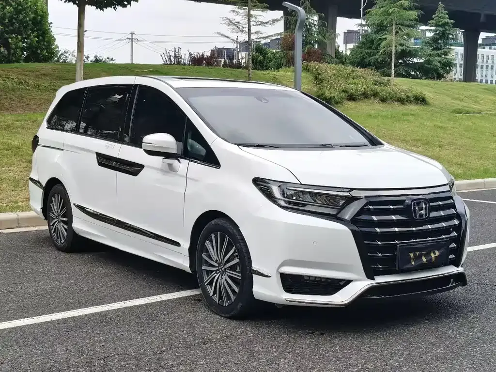 Honda Elysion 2023 из CN, фото 6