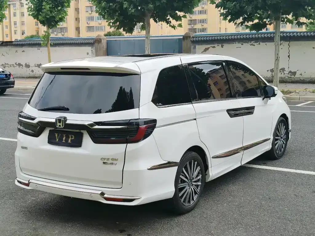 Honda Elysion 2023 из CN, фото 3