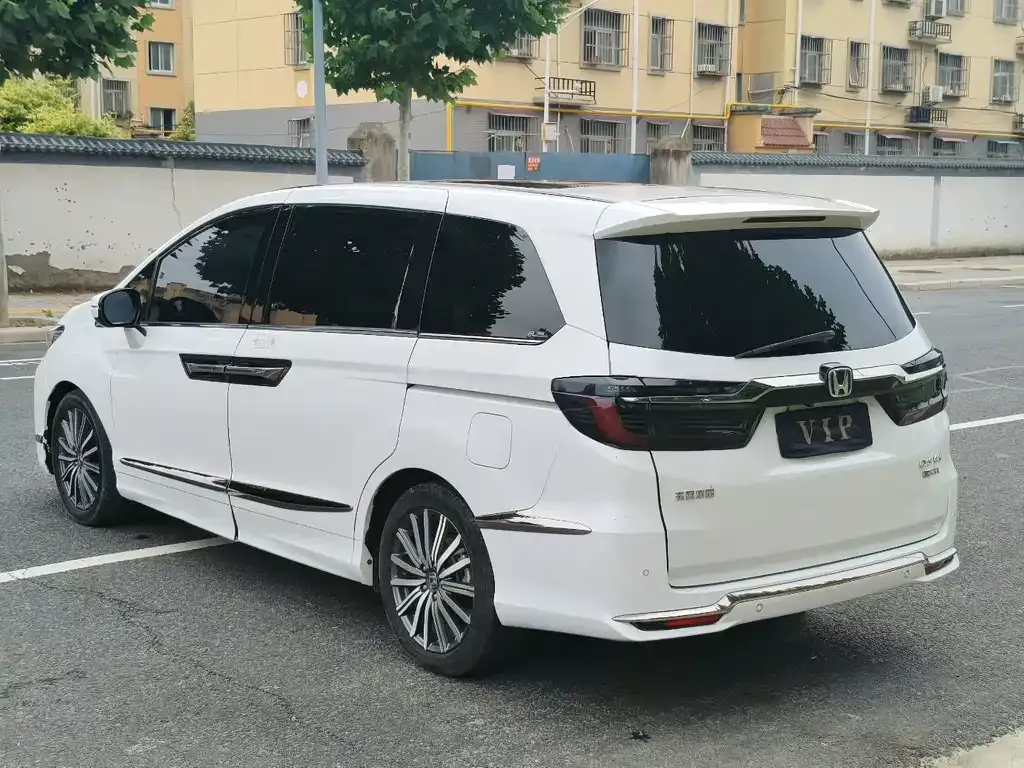 Honda Elysion 2023 из CN, фото 5