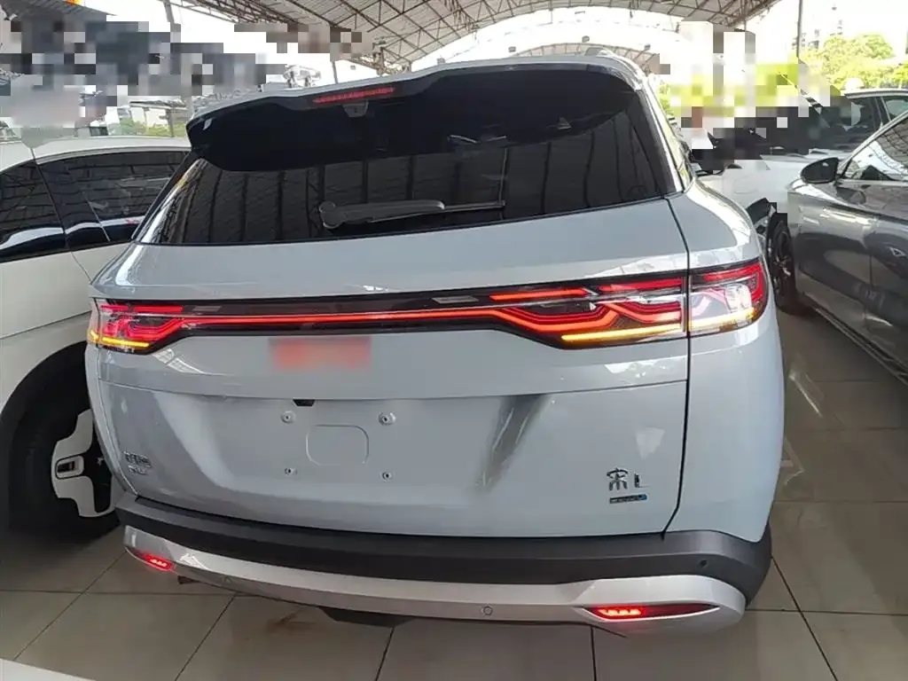 BYD L DM-i — фото 10