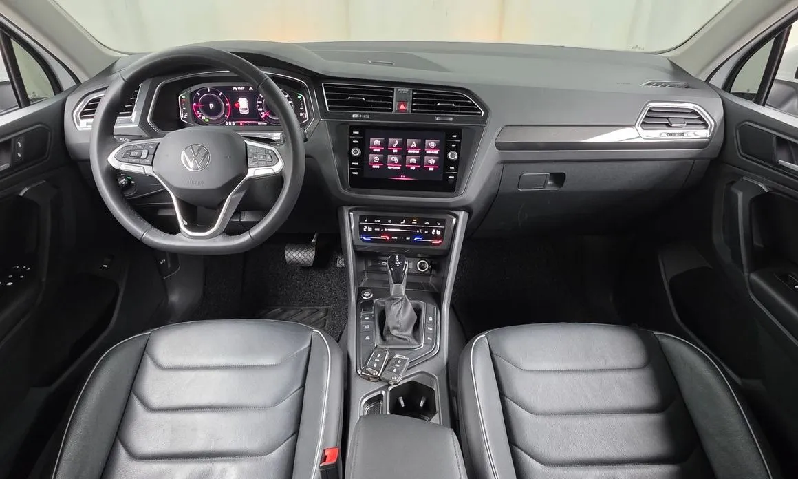 Volkswagen Tiguan — фото 10