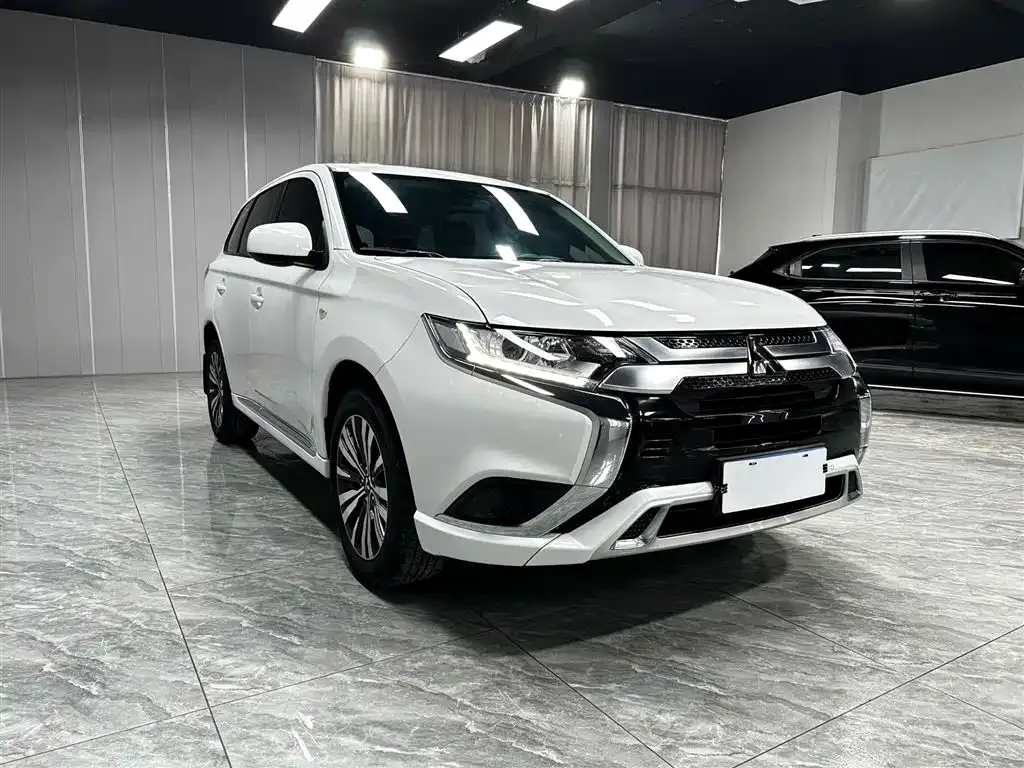 Mitsubishi Outlander 2023 из CN, фото 6