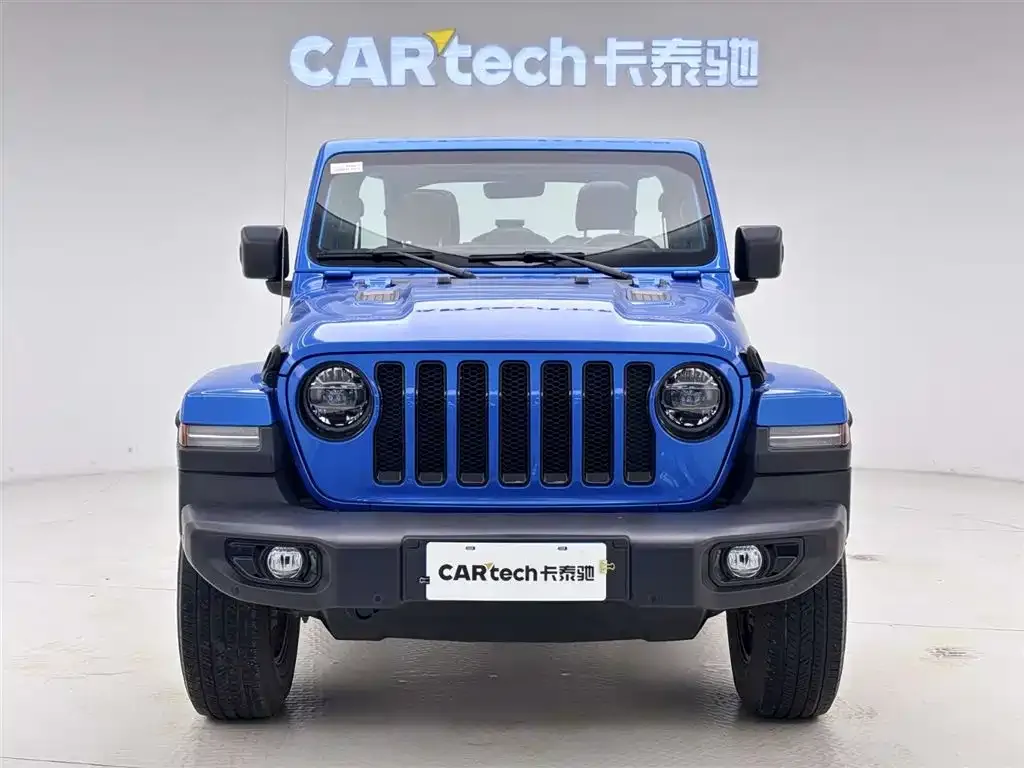 Jeep Wrangler 2023 из CN, фото 2