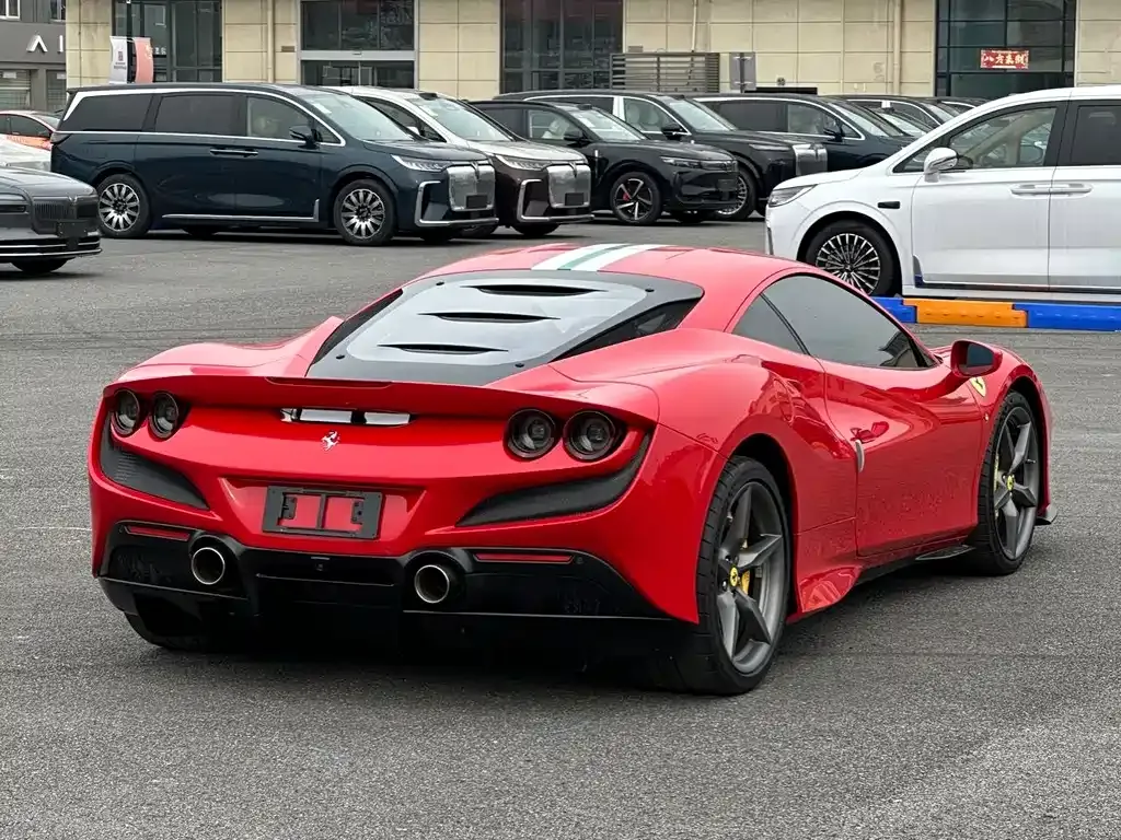 Ferrari F8 — фото 6
