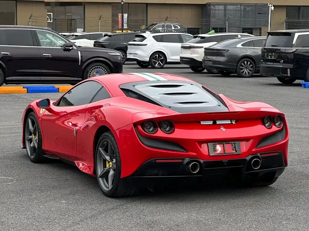 Ferrari F8 — фото 7