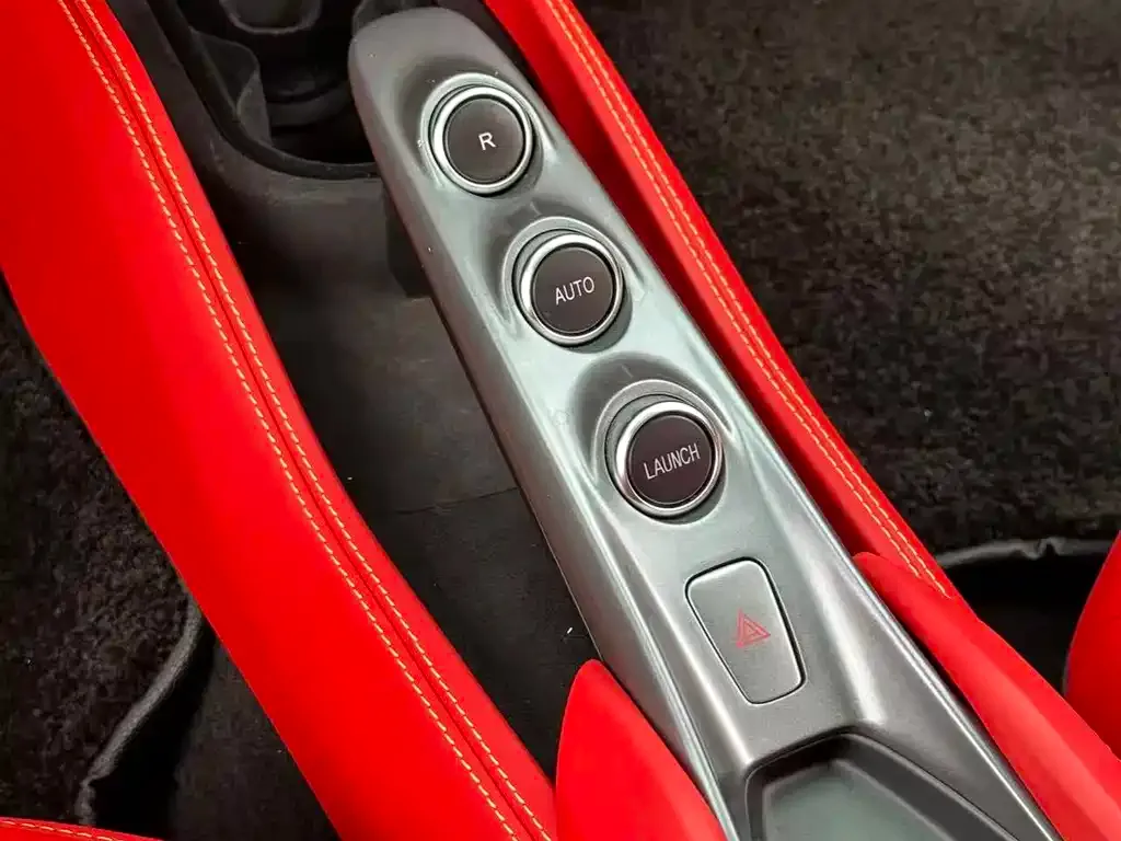 Ferrari F8 — фото 5