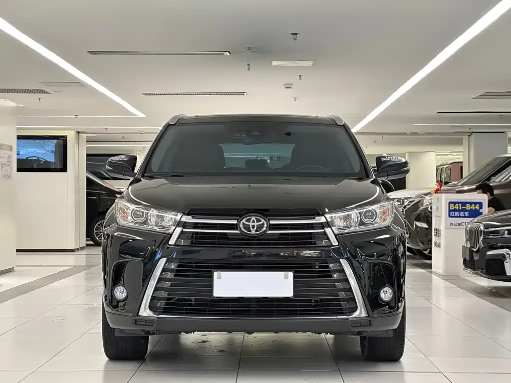 Toyota Highlander — фото 2