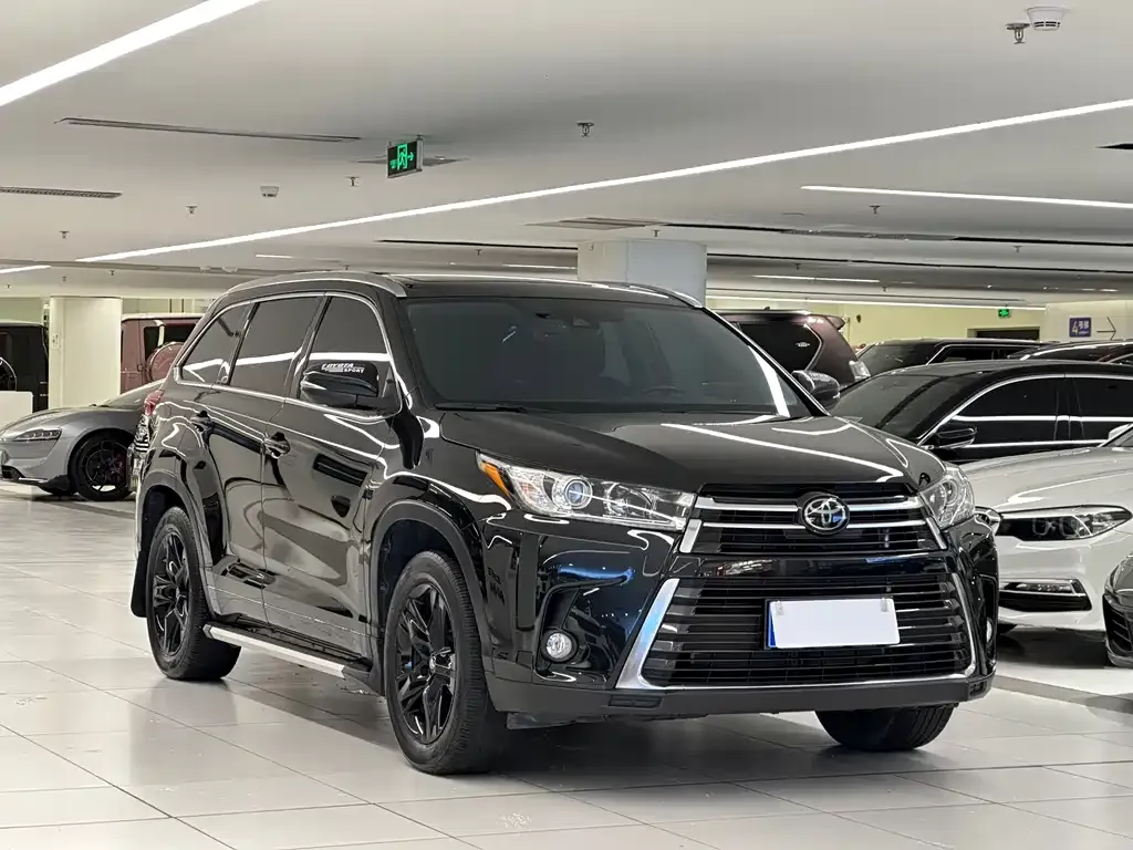 Toyota Highlander — фото 10