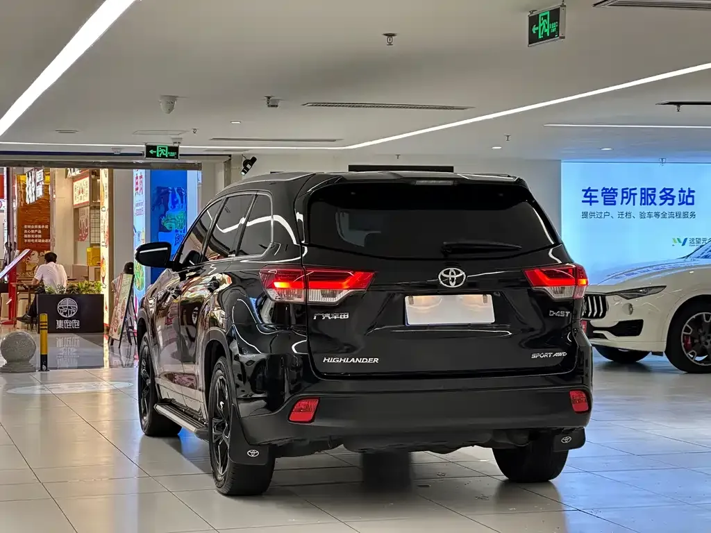 Toyota Highlander — фото 5