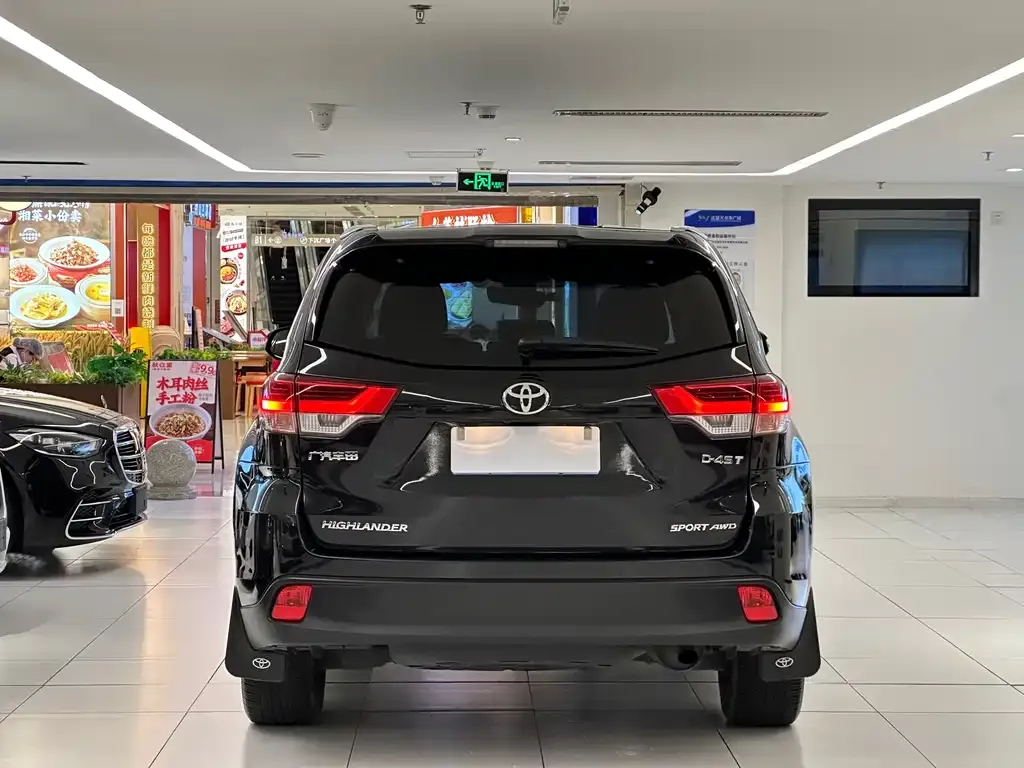 Toyota Highlander — фото 4