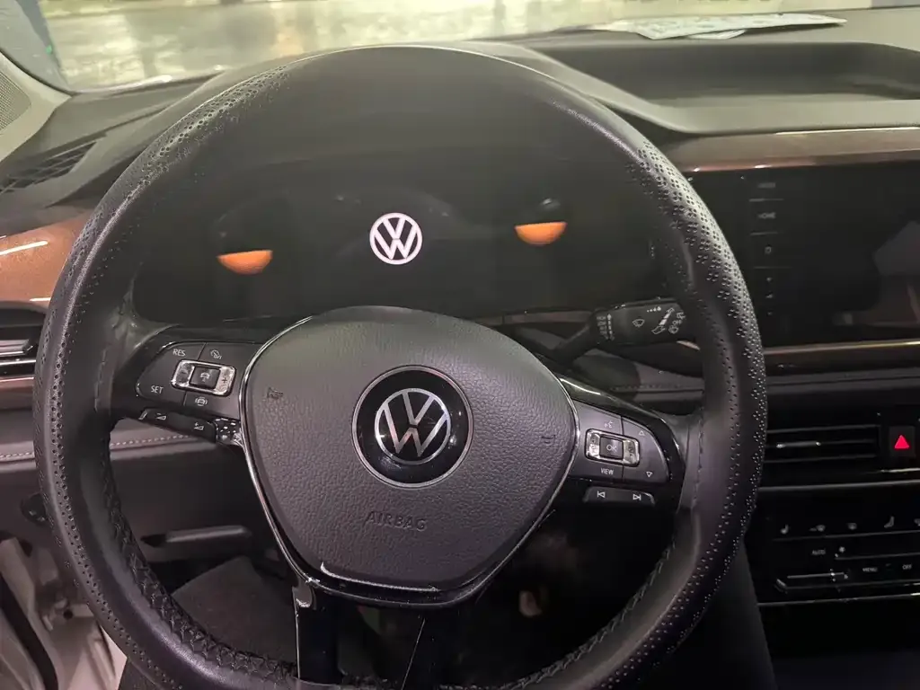 Volkswagen Tharu — фото 7