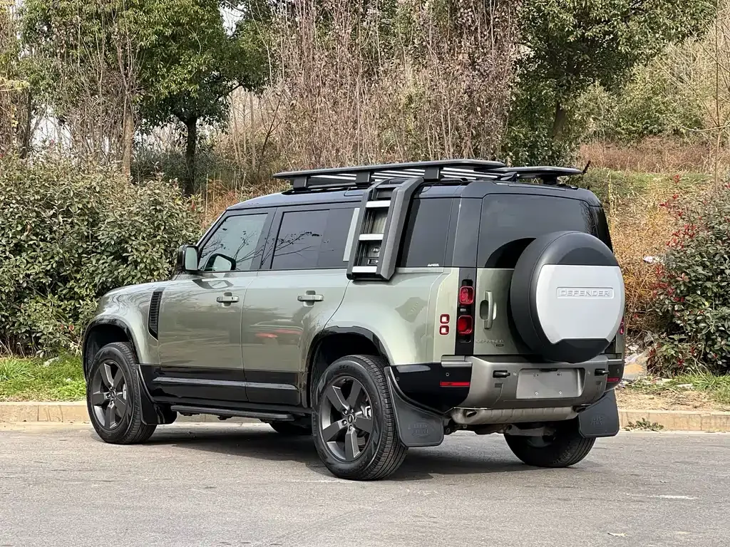 Land Rover Defender — фото 10