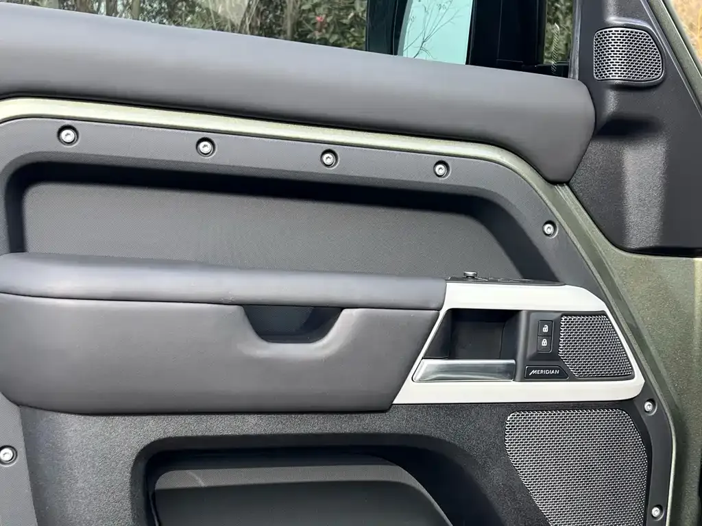 Land Rover Defender — фото 5