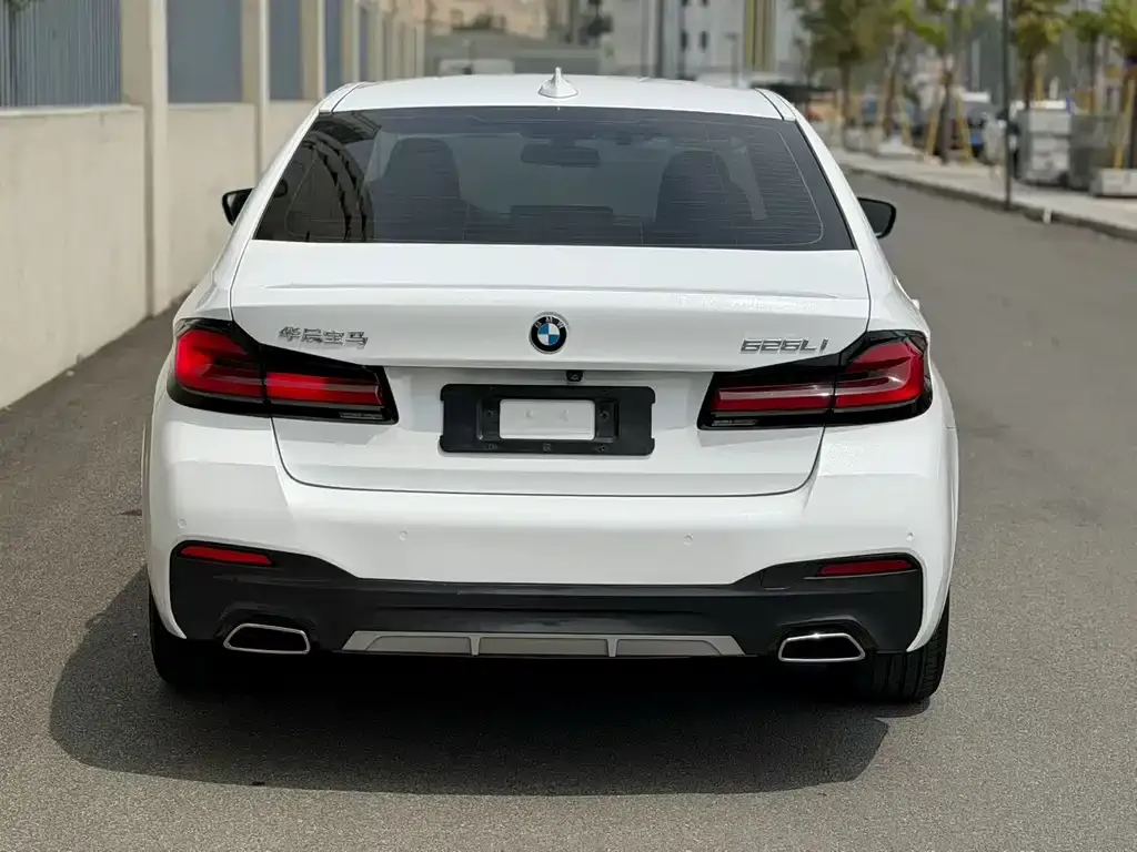 BMW 5 Series — фото 4