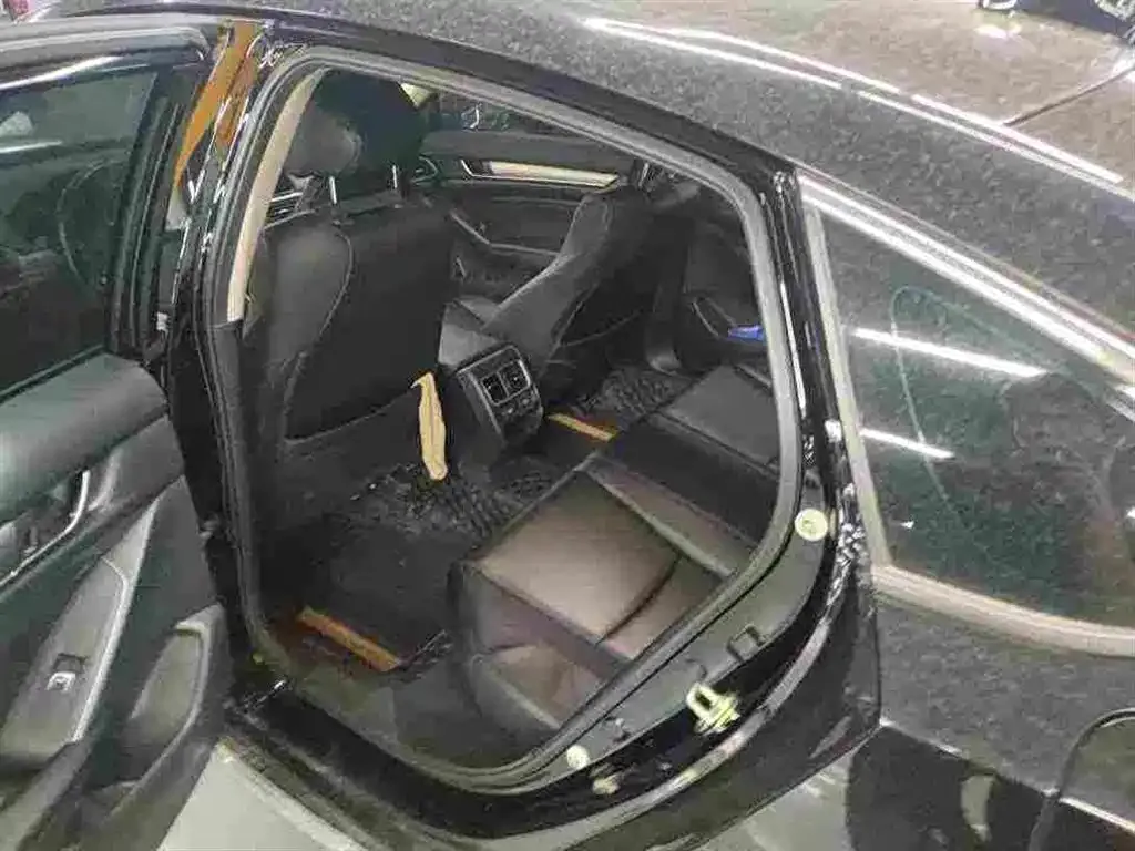 Honda Accord — фото 6