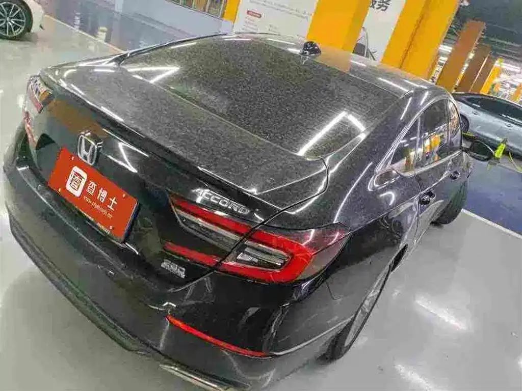 Honda Accord — фото 7