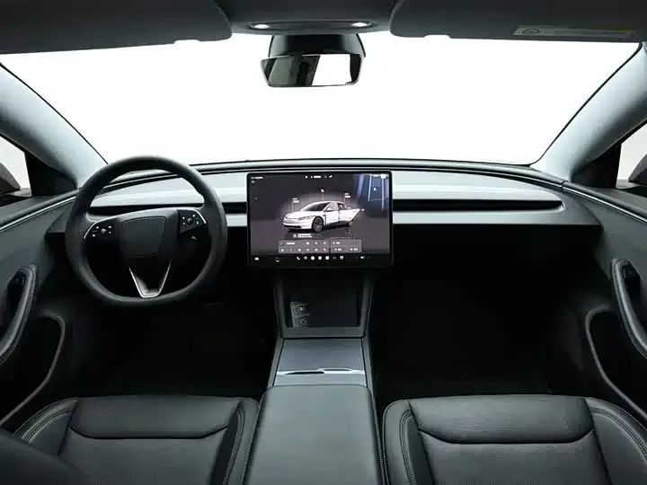 Tesla Model 3 — фото 3