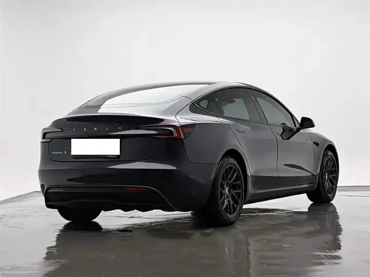 Tesla Model 3 — фото 8