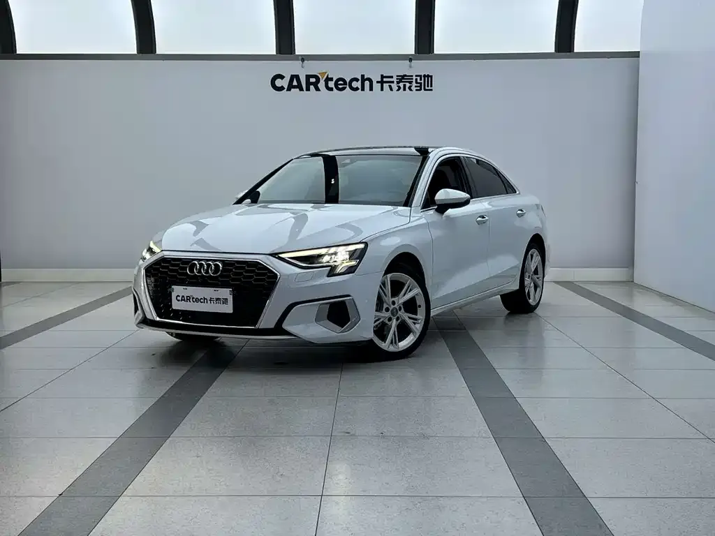 Audi A3 — фото 1