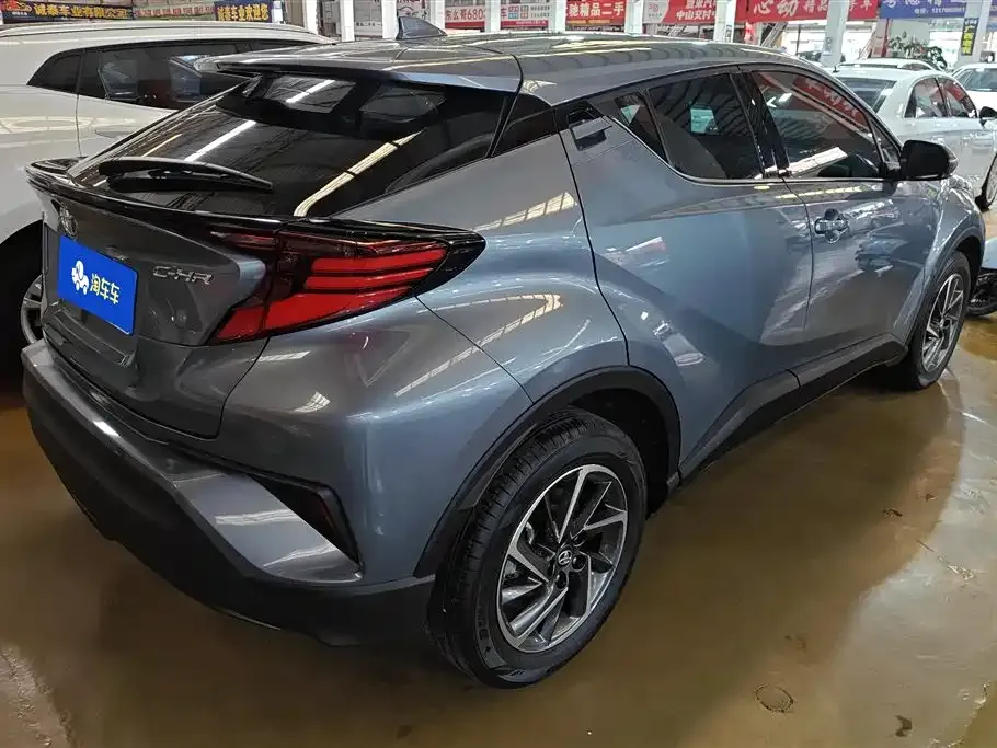 Toyota C-HR — фото 8