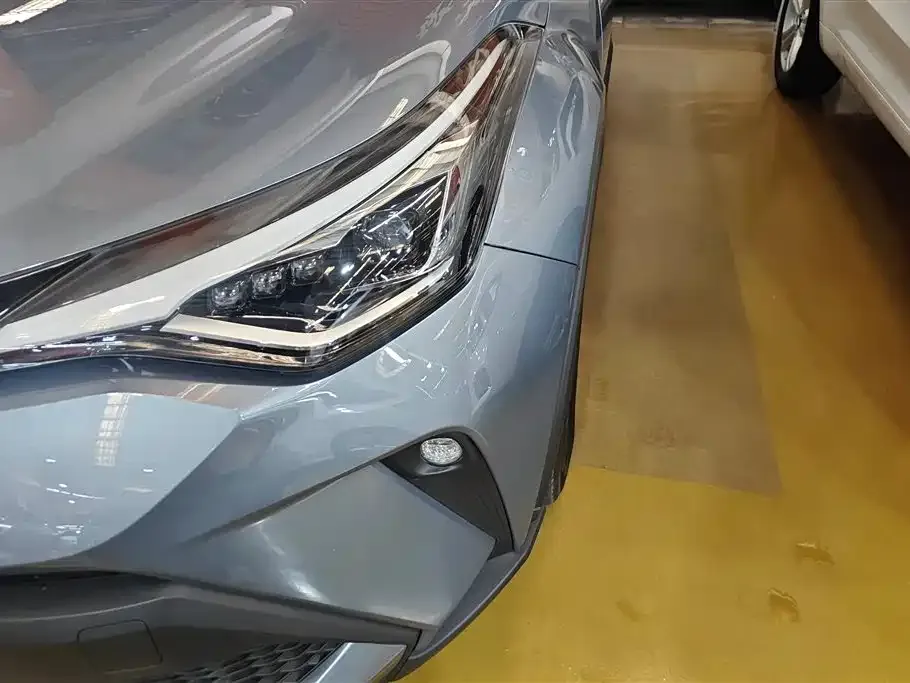 Toyota C-HR — фото 7