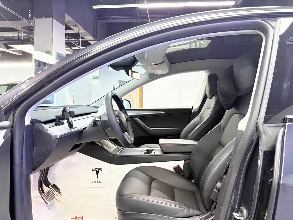 Tesla Model Y — фото 4