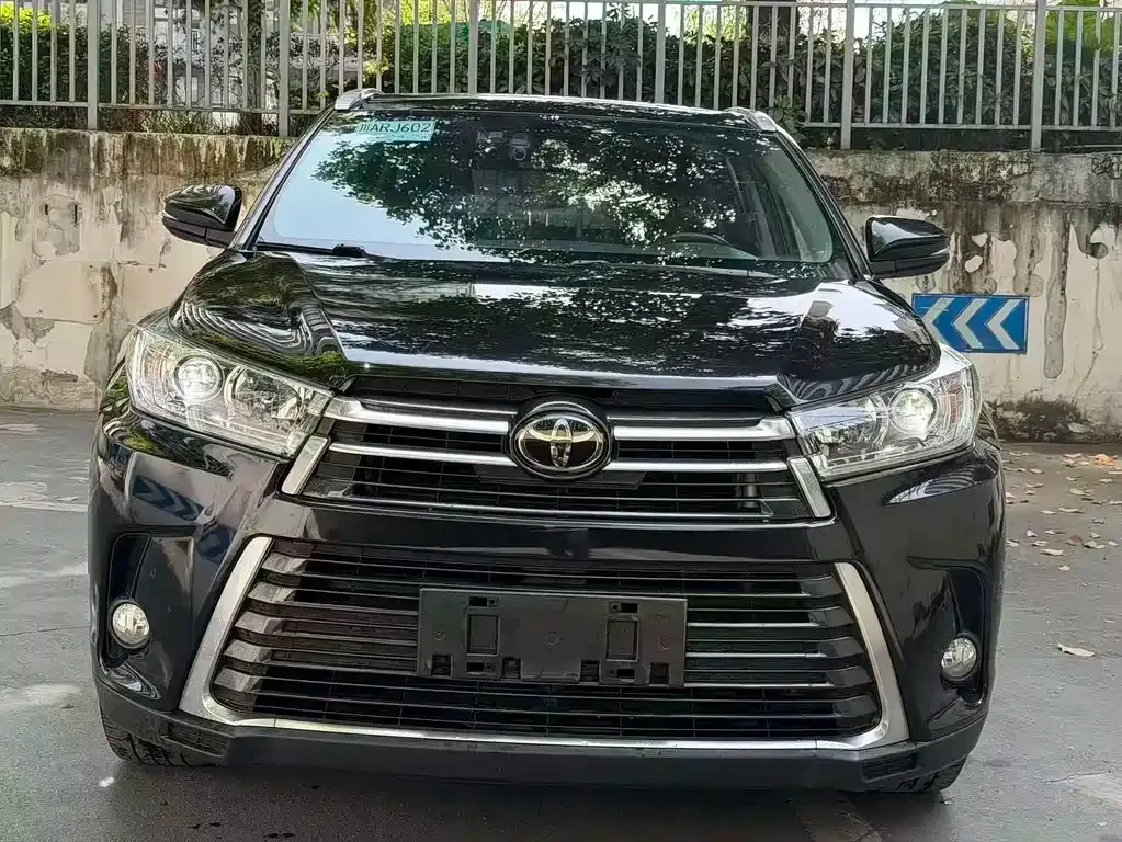 Toyota Highlander — фото 9