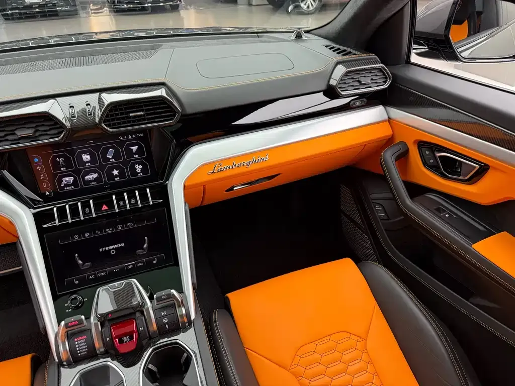 Lamborghini Urus — фото 6