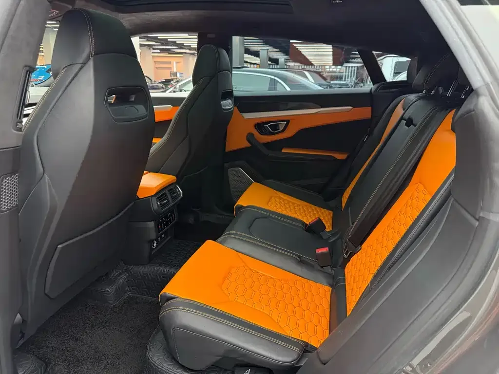 Lamborghini Urus — фото 9
