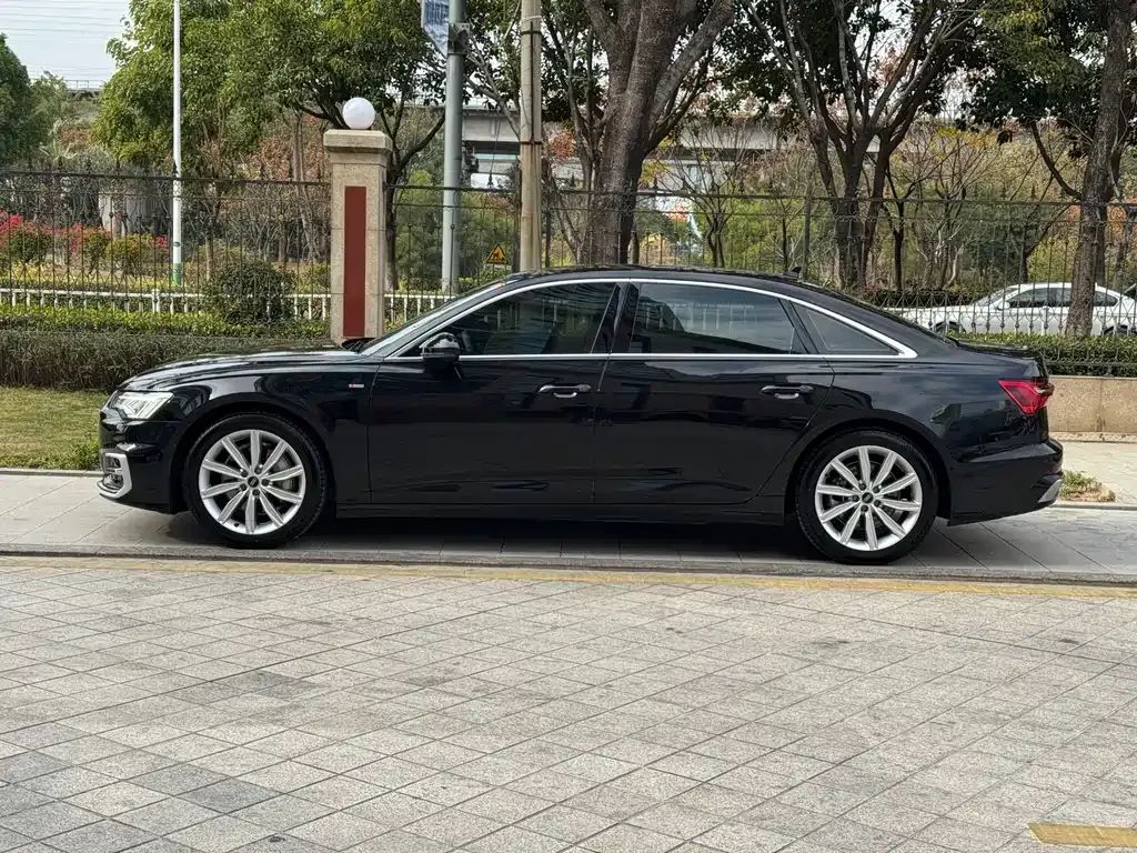 Audi A6L — фото 10