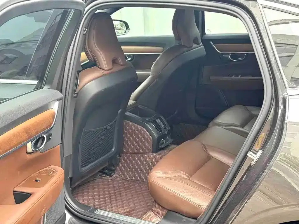 Volvo S90 2023 из CN, фото 6