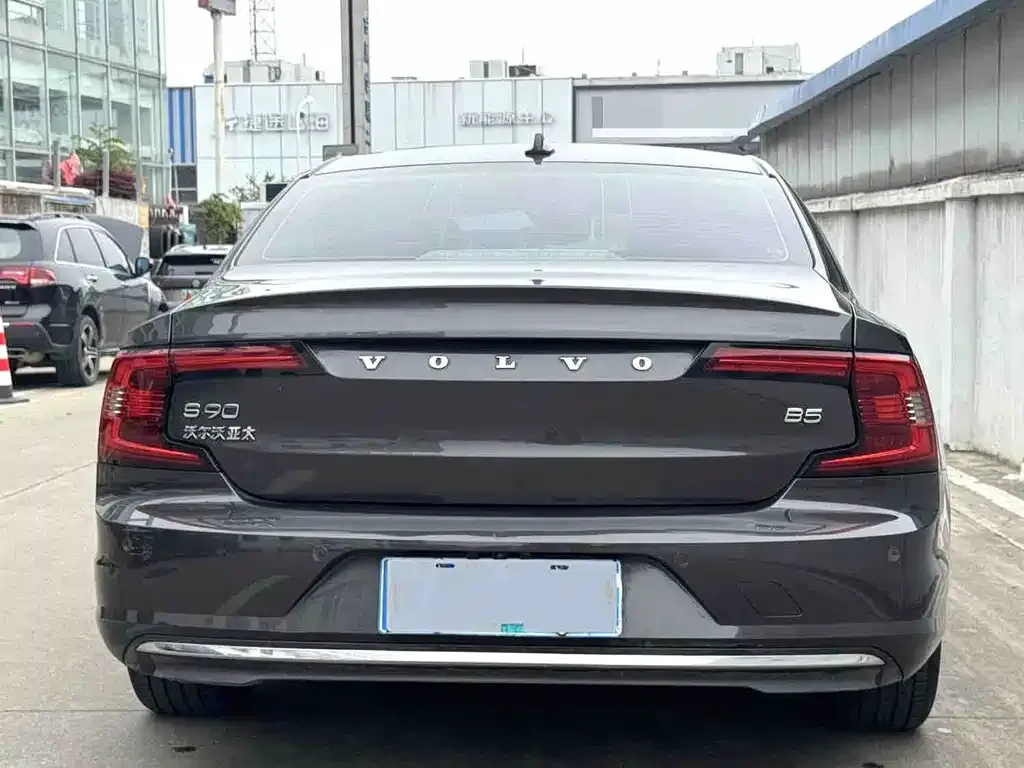 Volvo S90 2023 из CN, фото 5