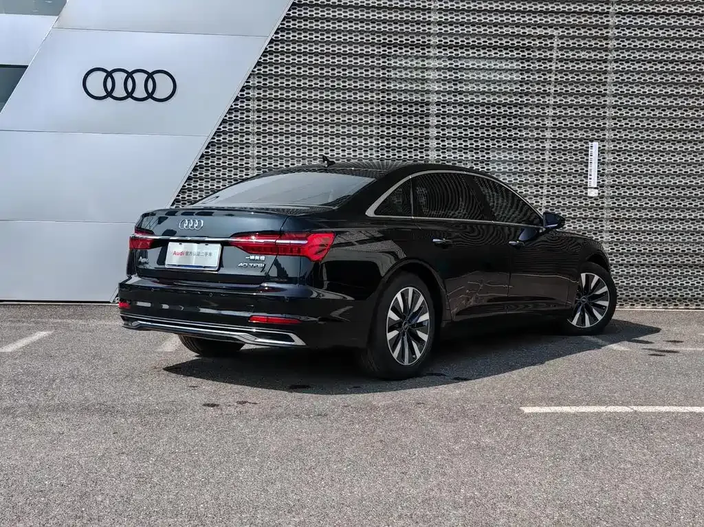 Audi A6L — фото 8