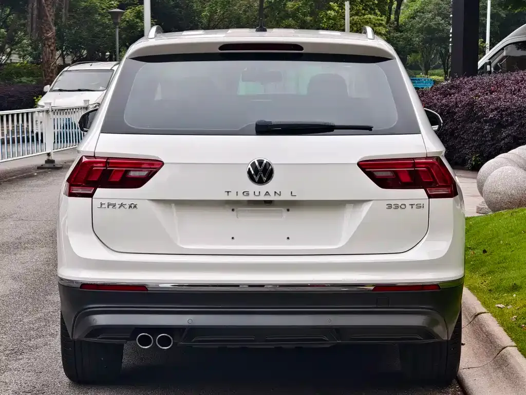 Volkswagen Tiguan L — фото 10