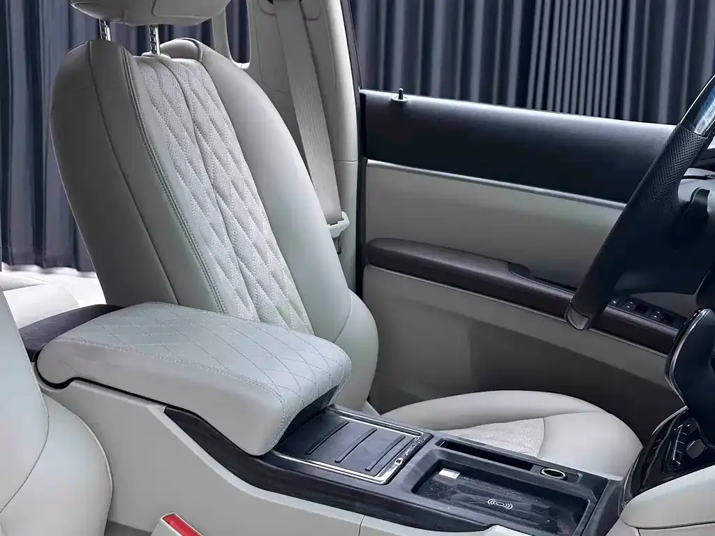 Buick GL8 2024 из CN, фото 5