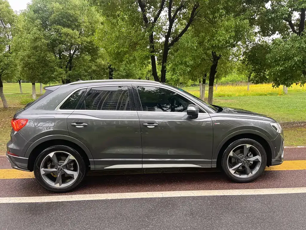 Audi Q3 — фото 8