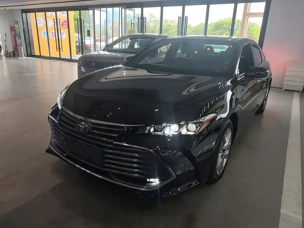 Toyota Avalon — фото 4