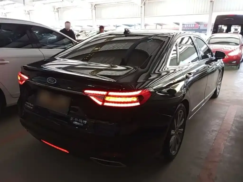 Ford Taurus 2021 из CN, фото 6