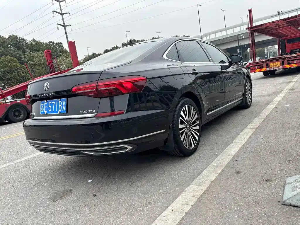 Volkswagen Passat — фото 8