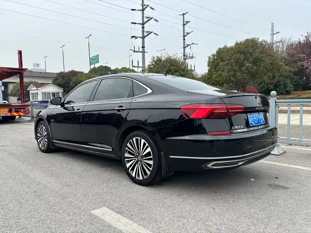 Volkswagen Passat — фото 9