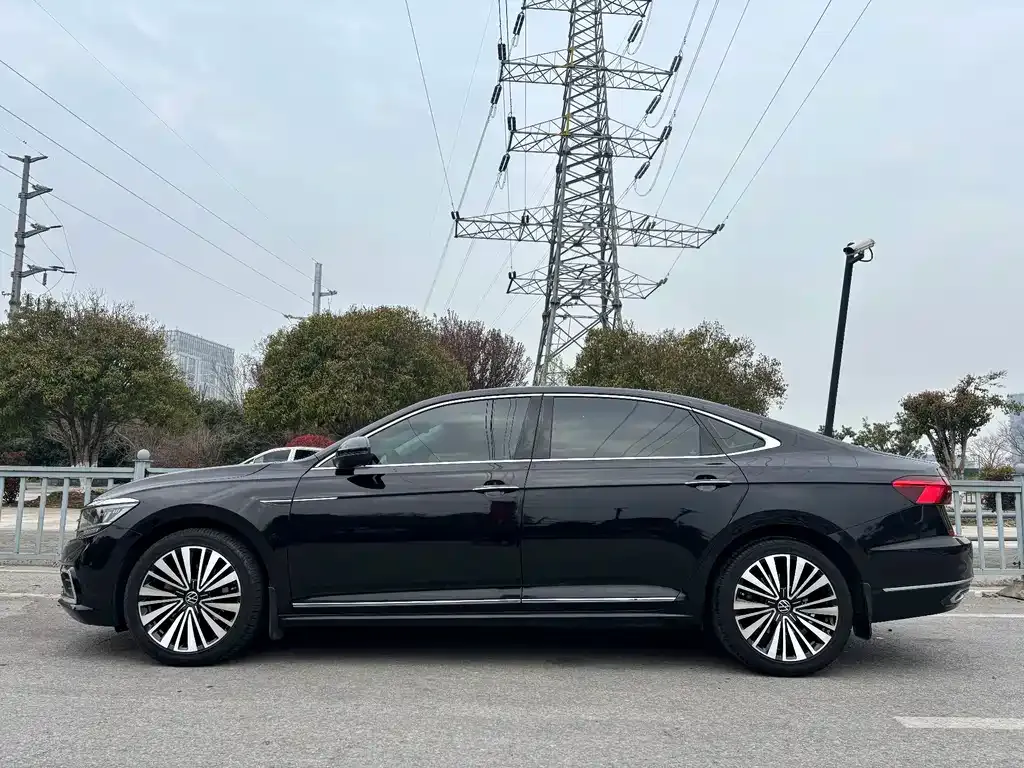 Volkswagen Passat — фото 7