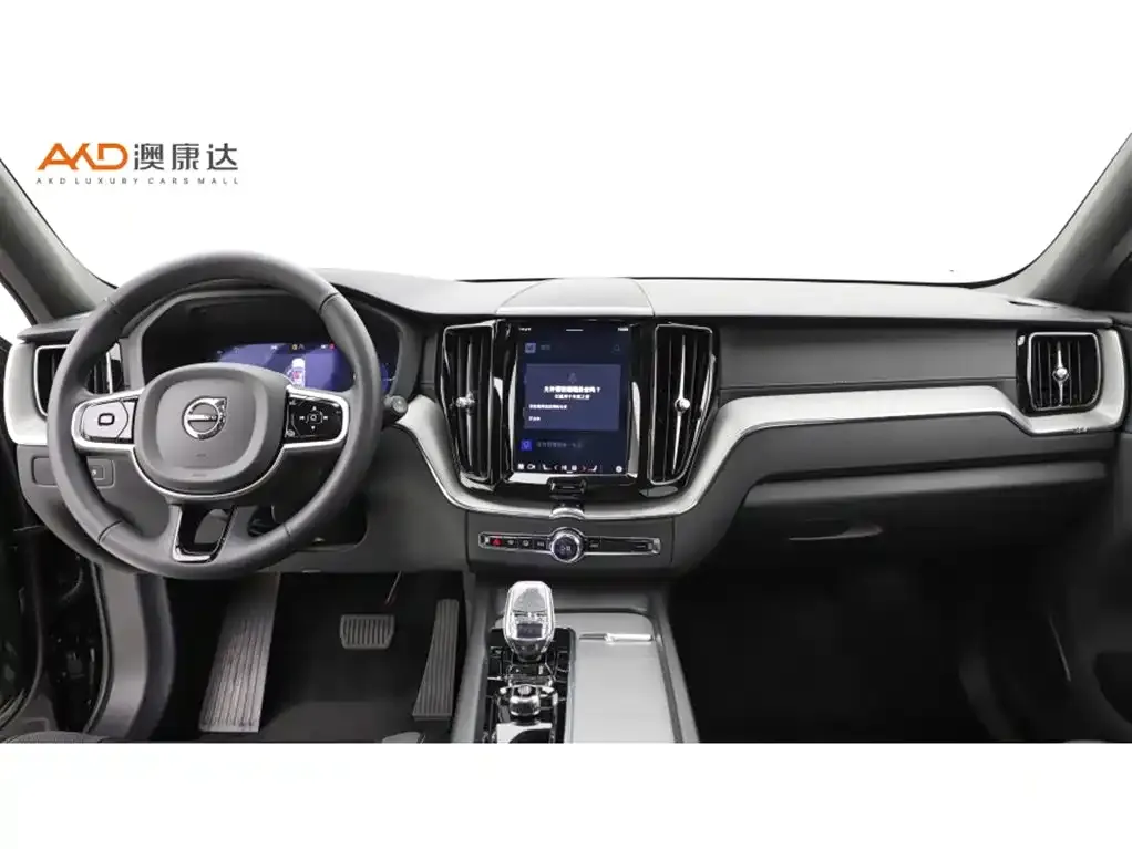 Volvo XC60 PHEV — фото 10