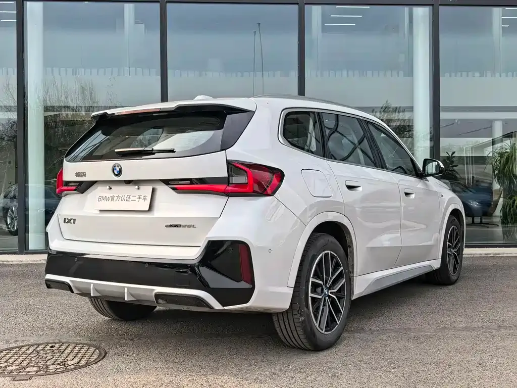 BMW iX1 2025 из CN, фото 6