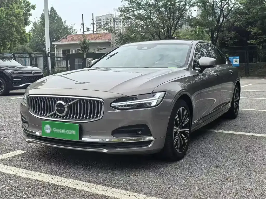 Volvo S90 — фото 1
