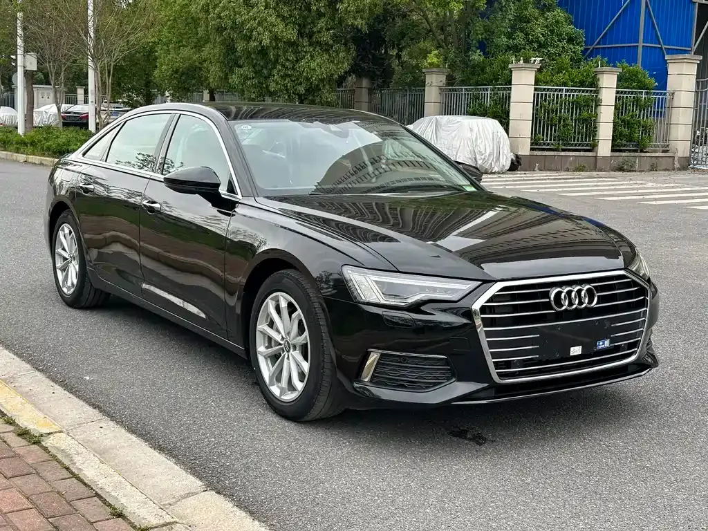 Audi A6L — фото 10