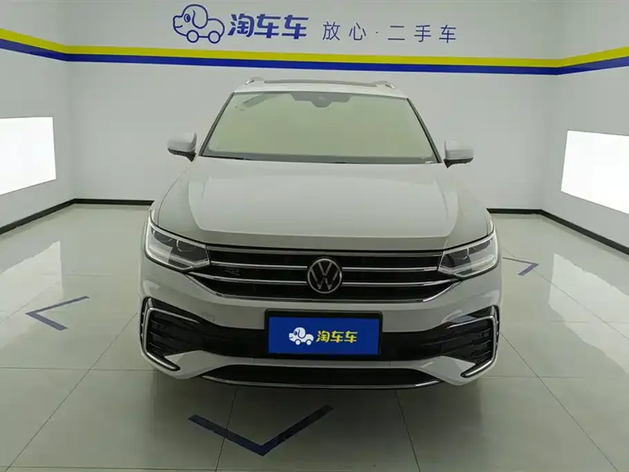 Volkswagen Tiguan L — фото 10